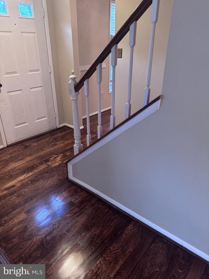 13767 Cabells Mill Dr - Photo 4 of 17