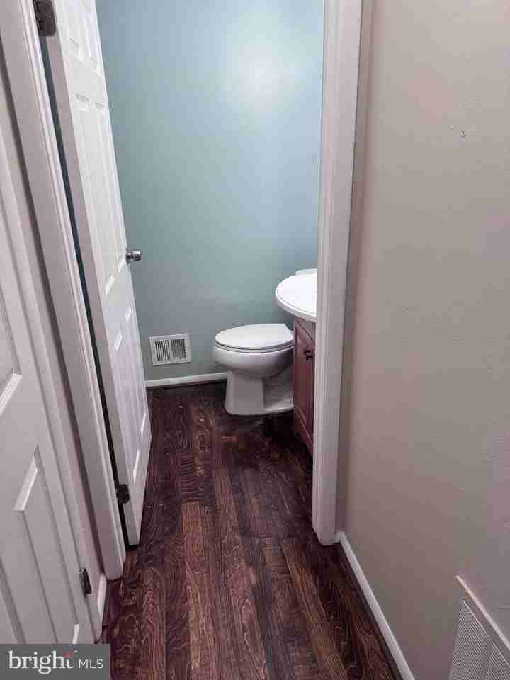 13767 Cabells Mill Dr - Photo 5 of 17
