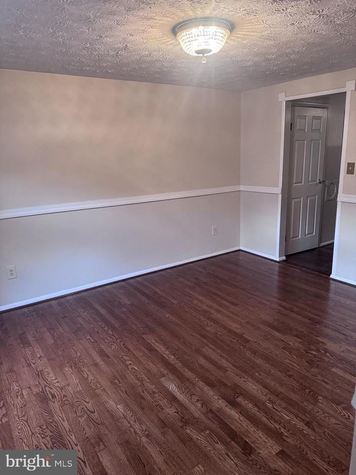 13767 Cabells Mill Dr - Photo 7 of 17