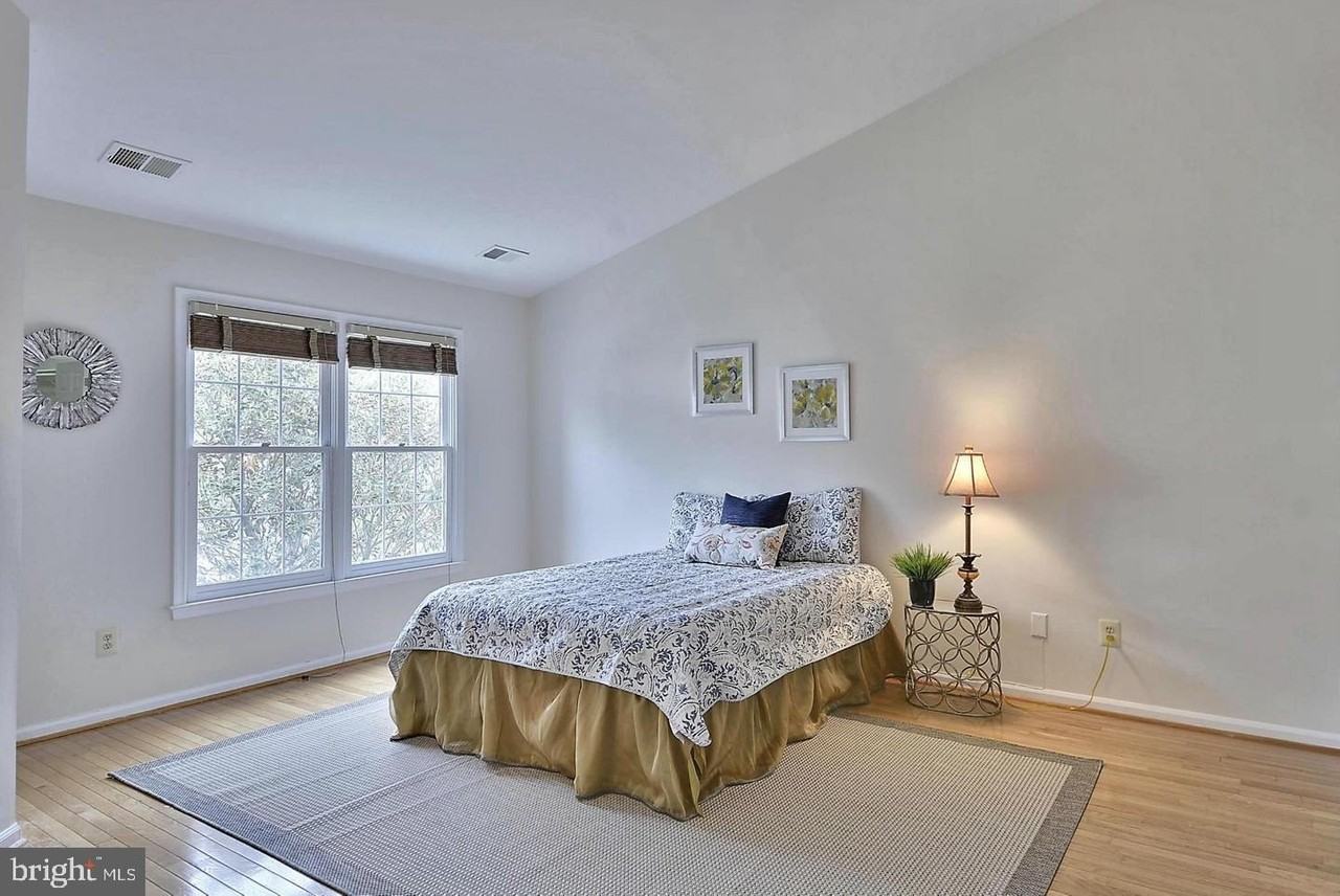 1809 Fawncrest Ct - Photo 7 of 26