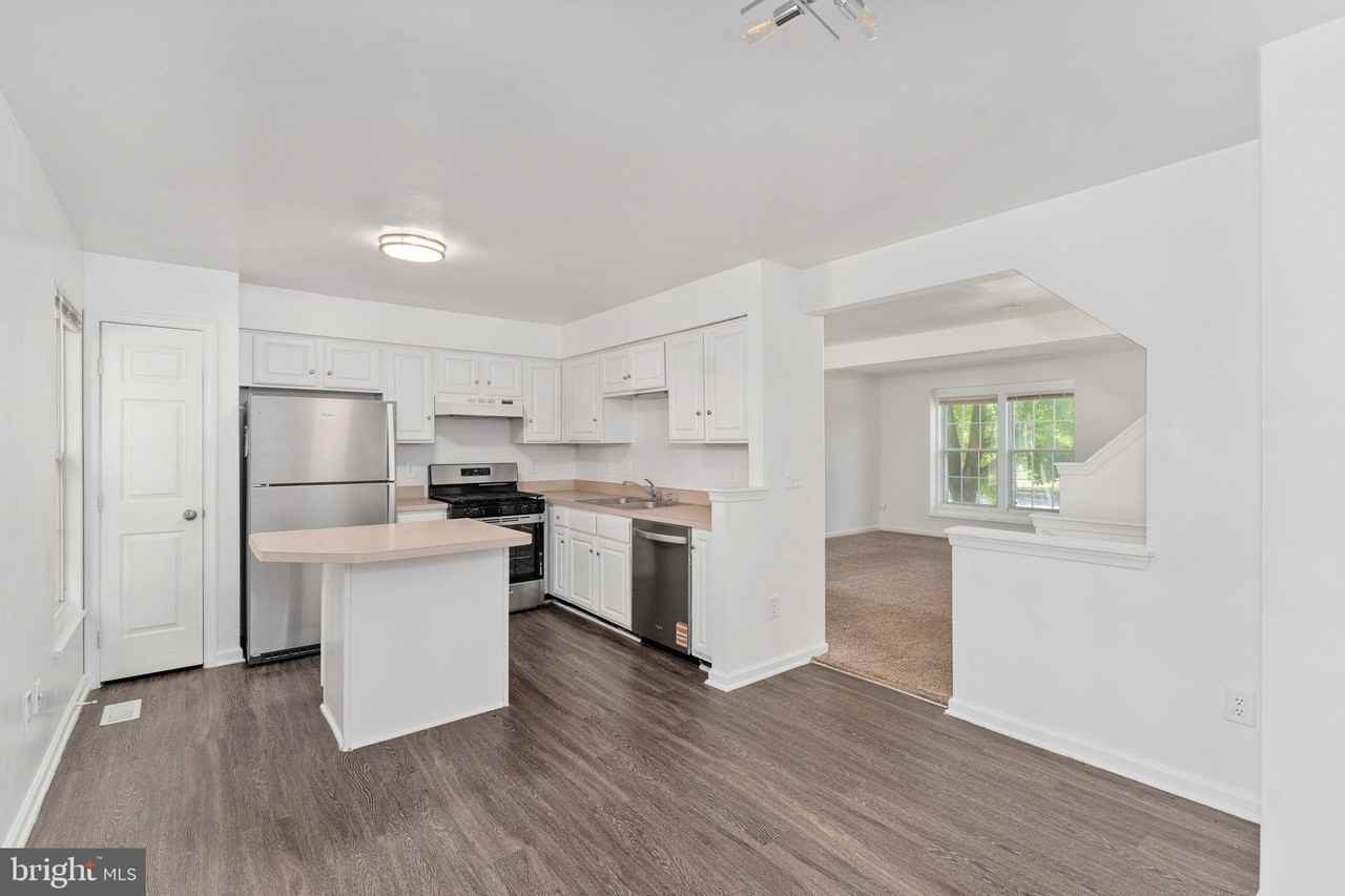 6219 Bella Dr - Photo 3 of 42