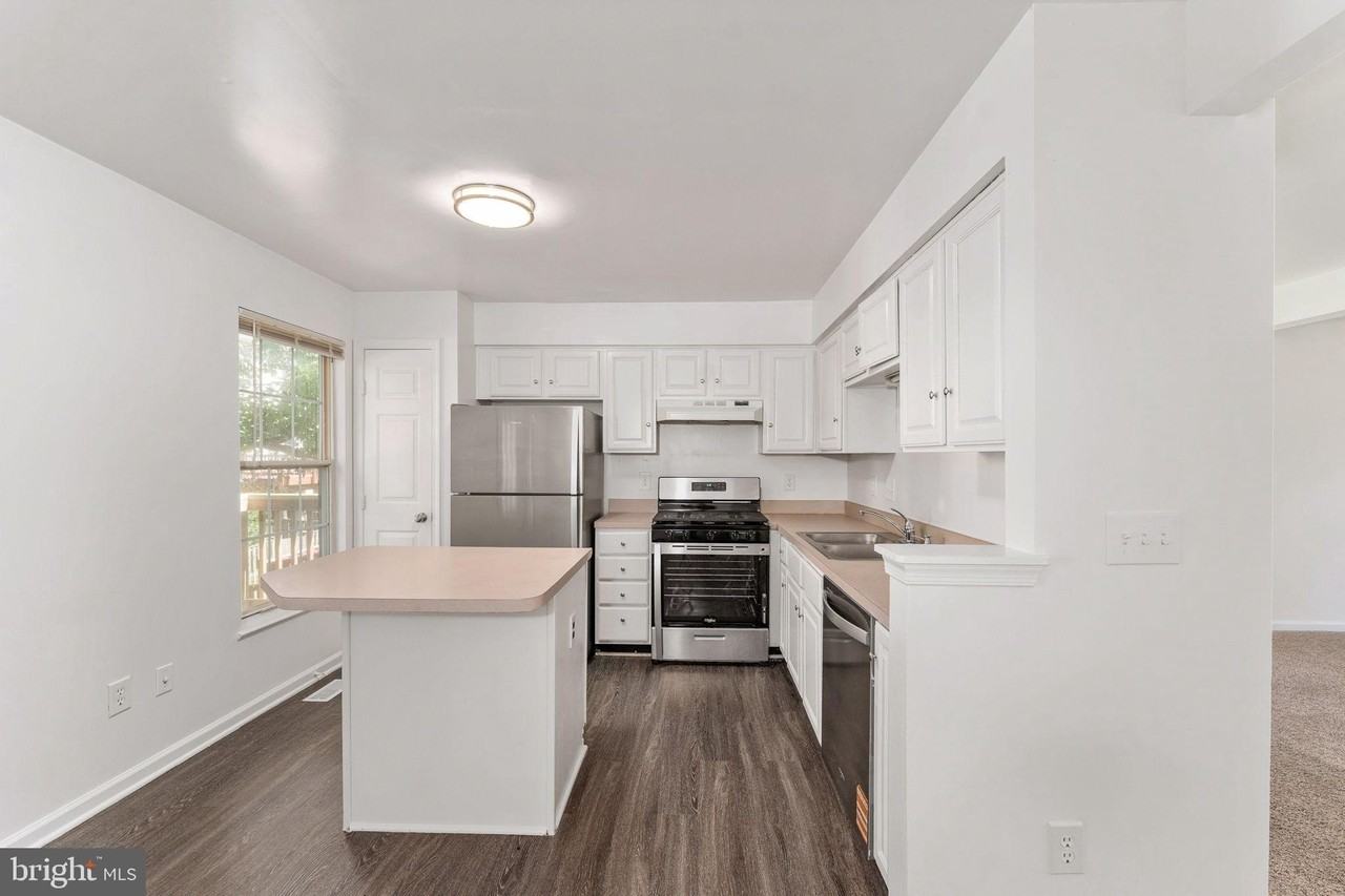 6219 Bella Dr - Photo 4 of 42