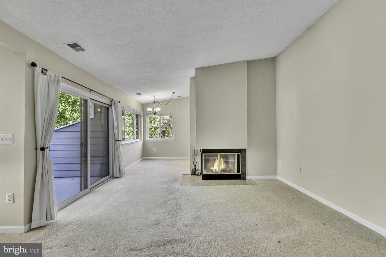 11041-B Villaridge Ct #11041B - Photo 4 of 38