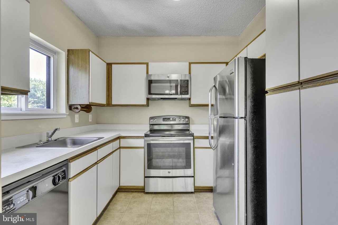 11041-B Villaridge Ct #11041B - Photo 5 of 38