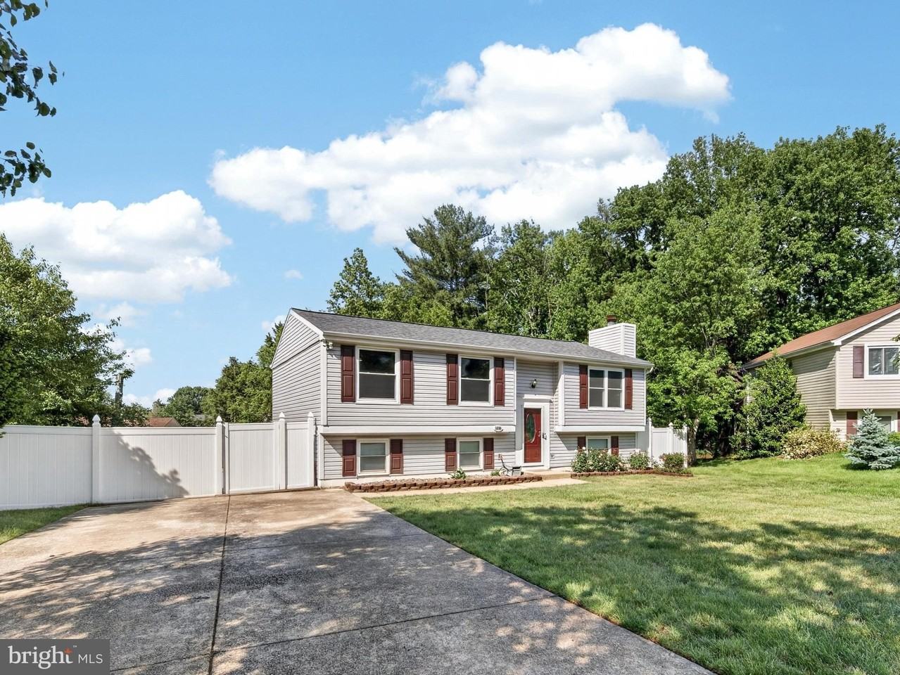 3806 Candlelight Ct - Photo 4 of 50