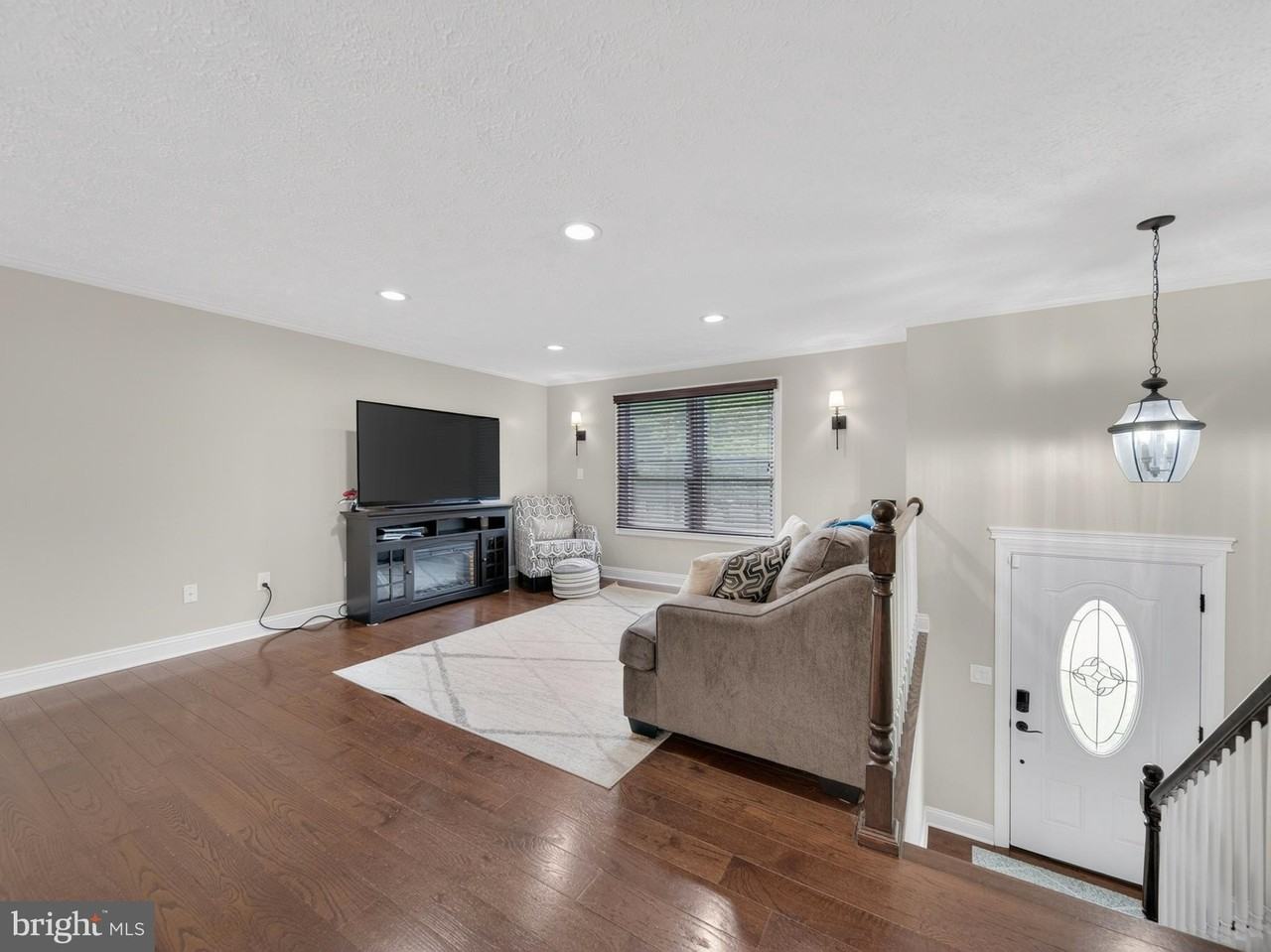 3806 Candlelight Ct - Photo 6 of 50