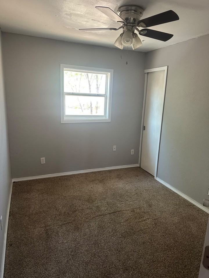 302 Almond Ave #1 - Photo 3 of 7