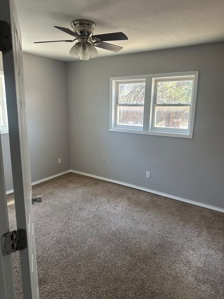 302 Almond Ave #1 - Photo 4 of 7