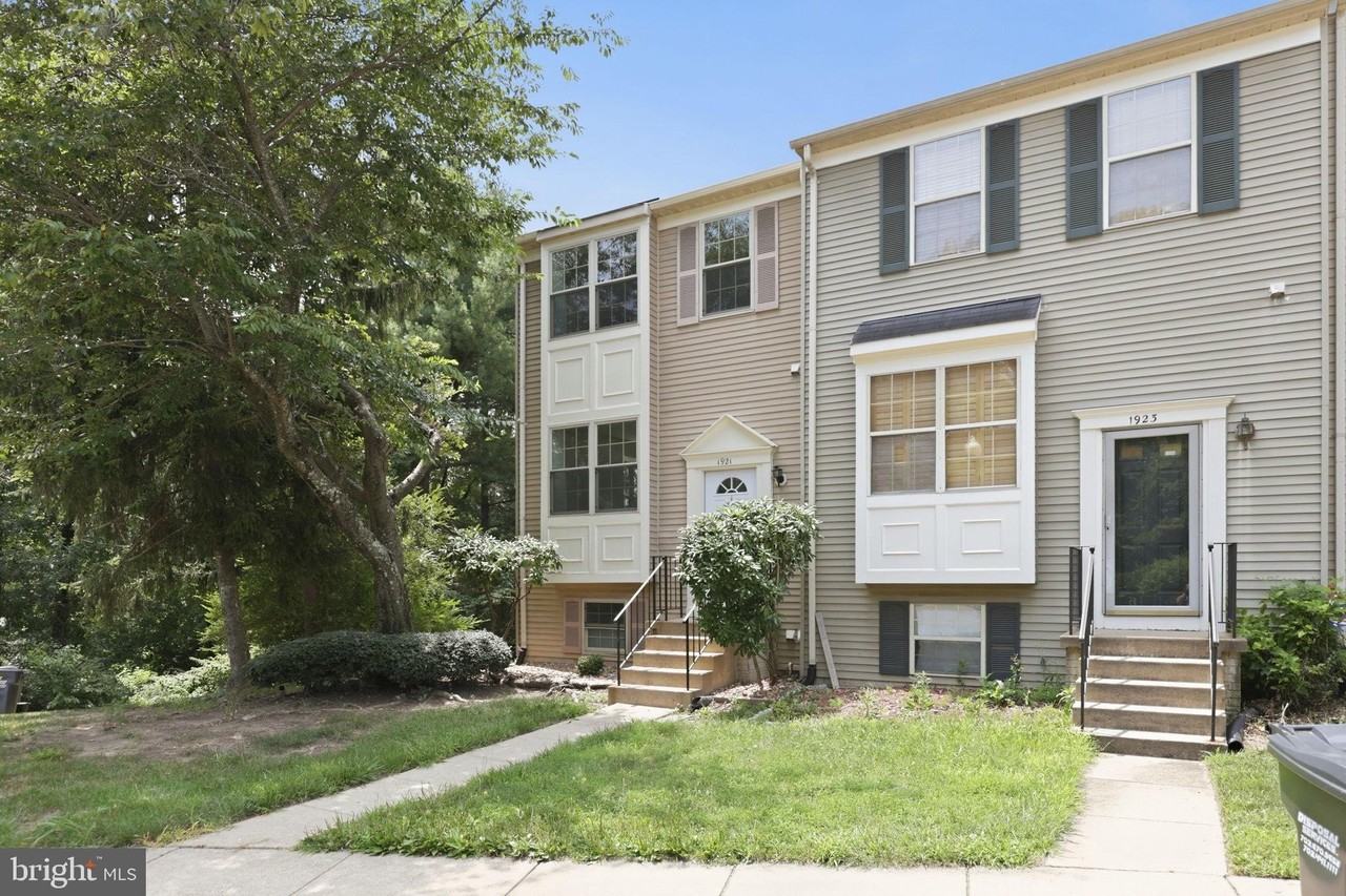 1921 Winslow Ct - Photo 2 of 35
