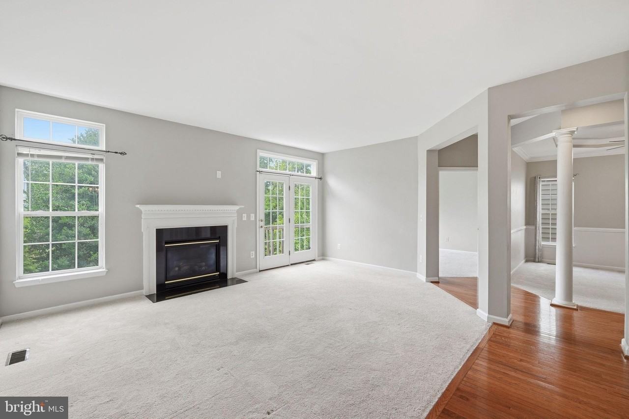 6008 Preswell Ct - Photo 4 of 32