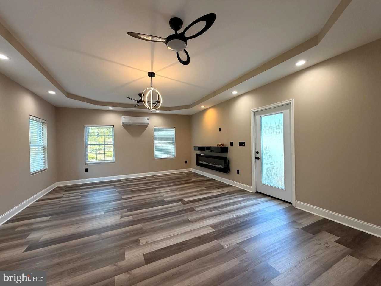 10214 Moss Tower Pl - Photo 3 of 34