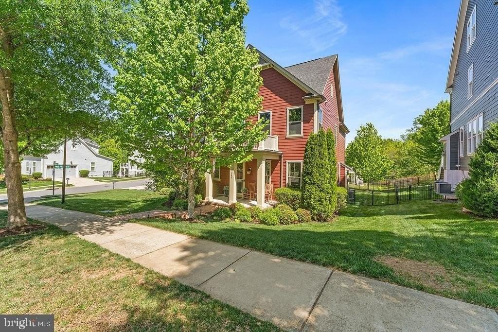 17243 Miss Packard Ct - Photo 5 of 50