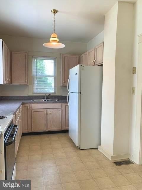 218 Claiborne Ave - Photo 5 of 12