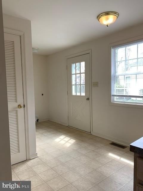 218 Claiborne Ave - Photo 6 of 12