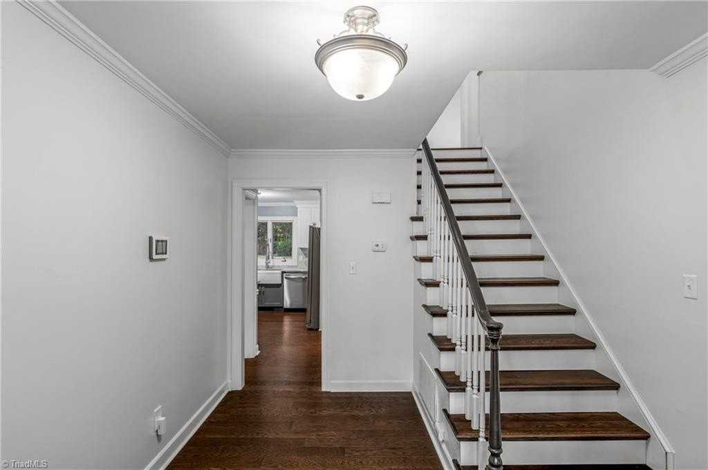 4103 Oak Hollow Dr - Photo 2 of 42