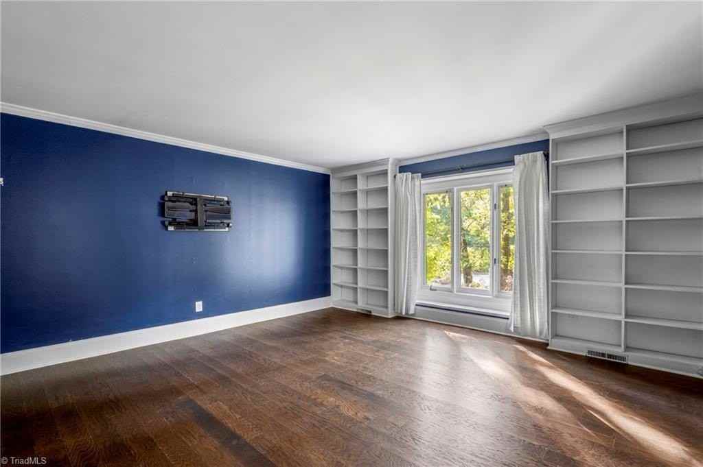 4103 Oak Hollow Dr - Photo 3 of 42