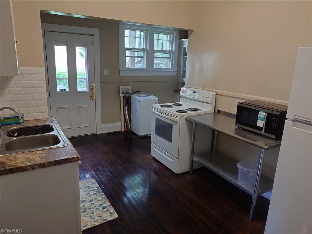 301 N Spring St - Photo 2 of 4
