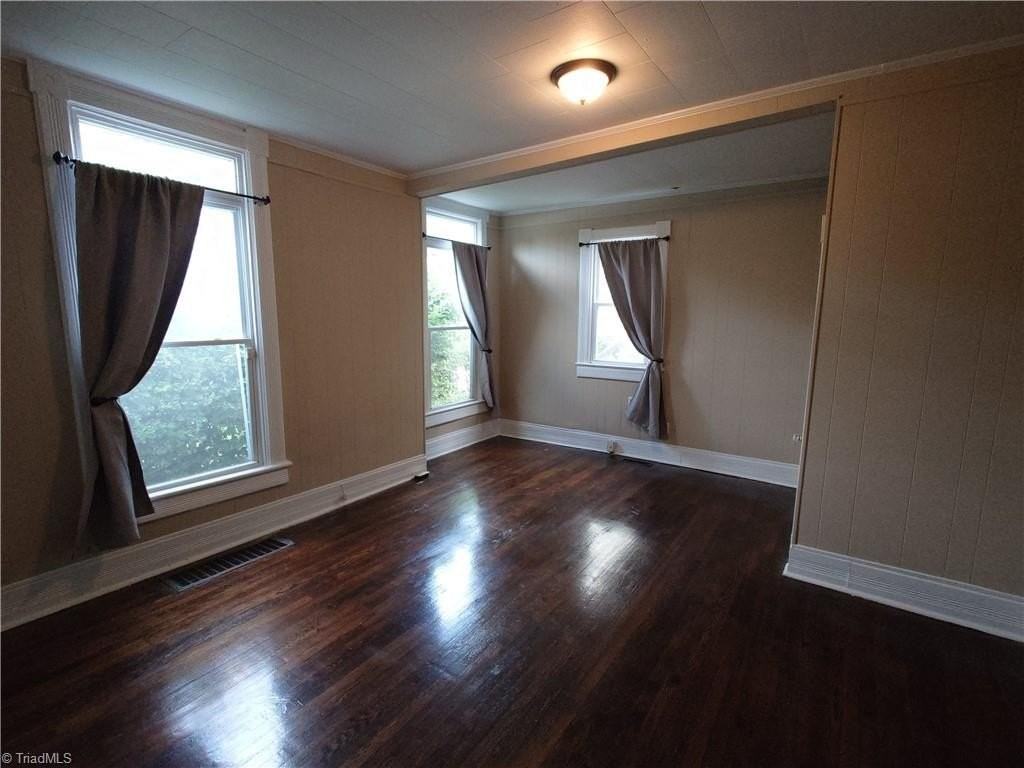 301 N Spring St - Photo 3 of 4