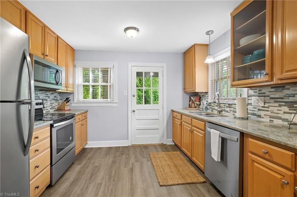 317 Crafton St - Photo 6 of 30