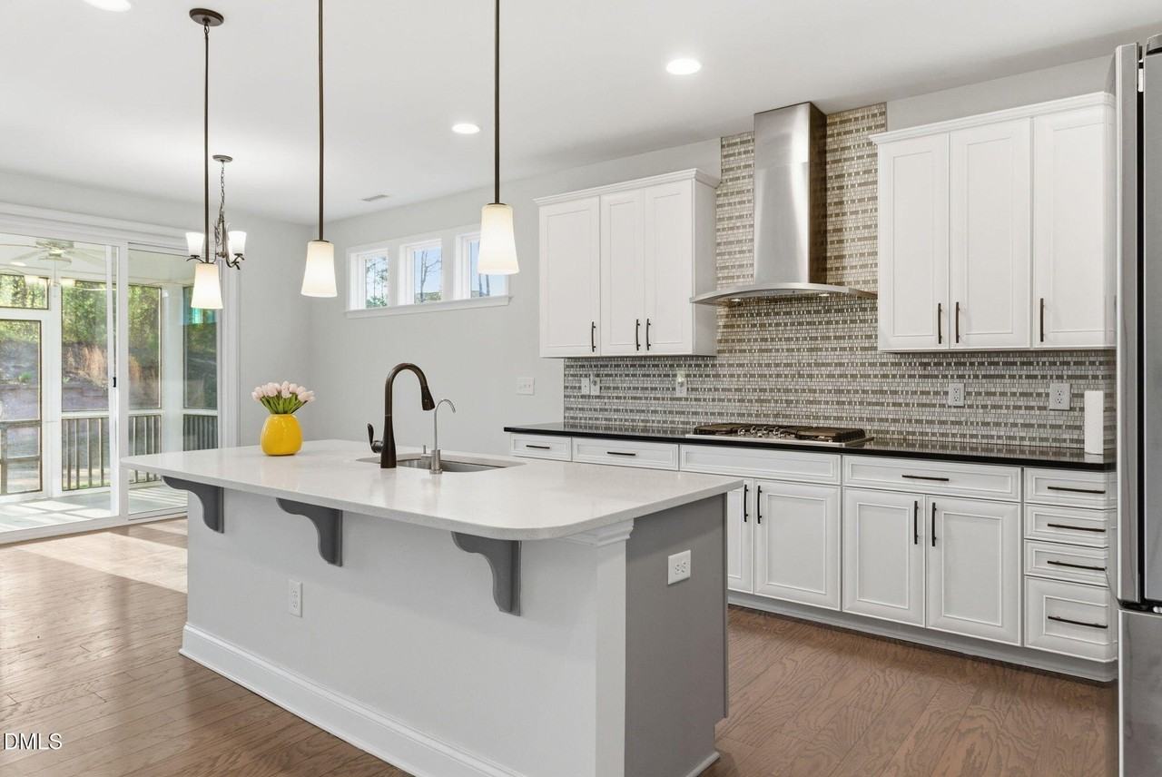 721 Vine Pond Ct - Photo 6 of 50