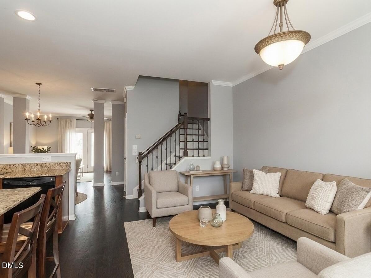 340 Kinellan Ln - Photo 6 of 22