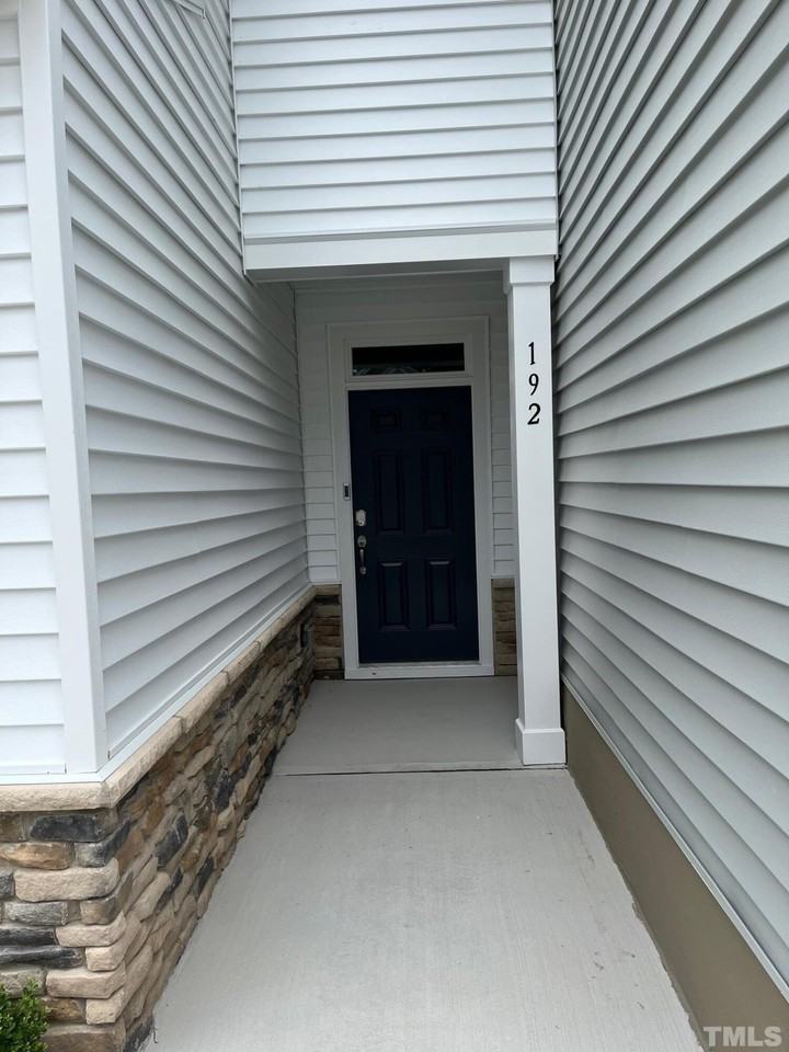 192 Tumbling Rock Way - Photo 3 of 39