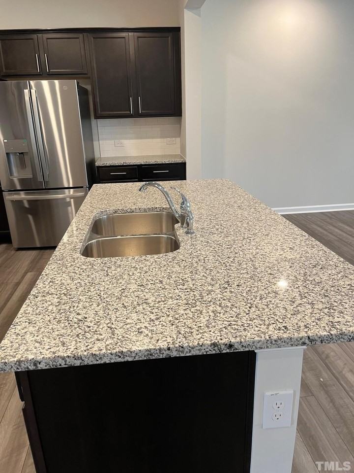 192 Tumbling Rock Way - Photo 7 of 39