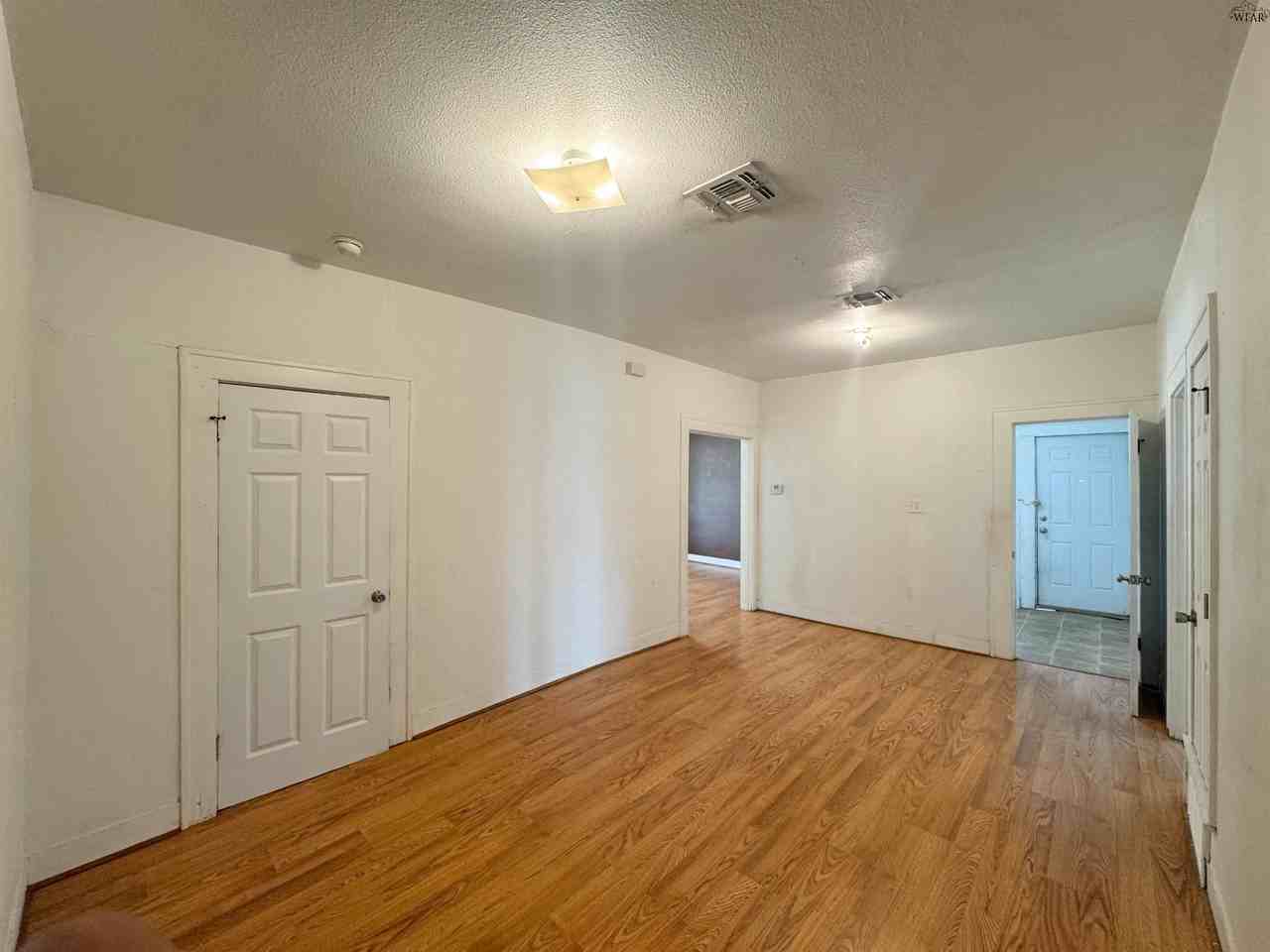 2412 Buchanan St - Photo 2 of 16