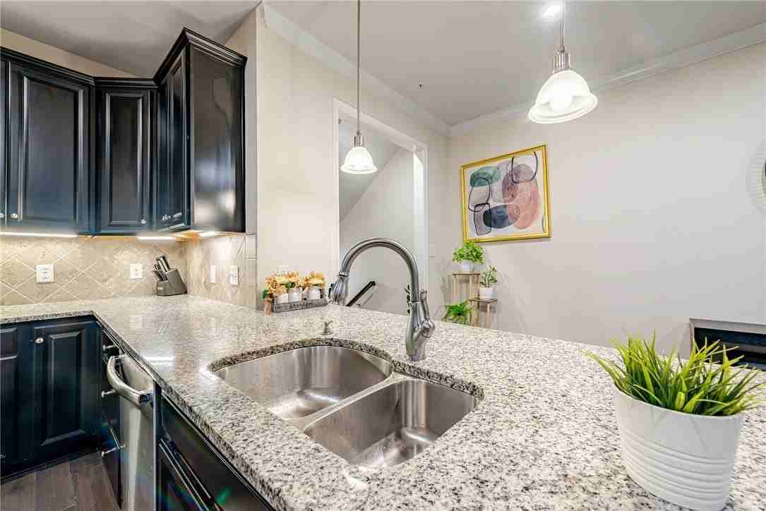 3053 Mahican Cir - Photo 7 of 41