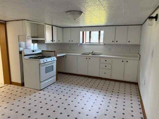 832 Delaware Ave - Photo 3 of 12
