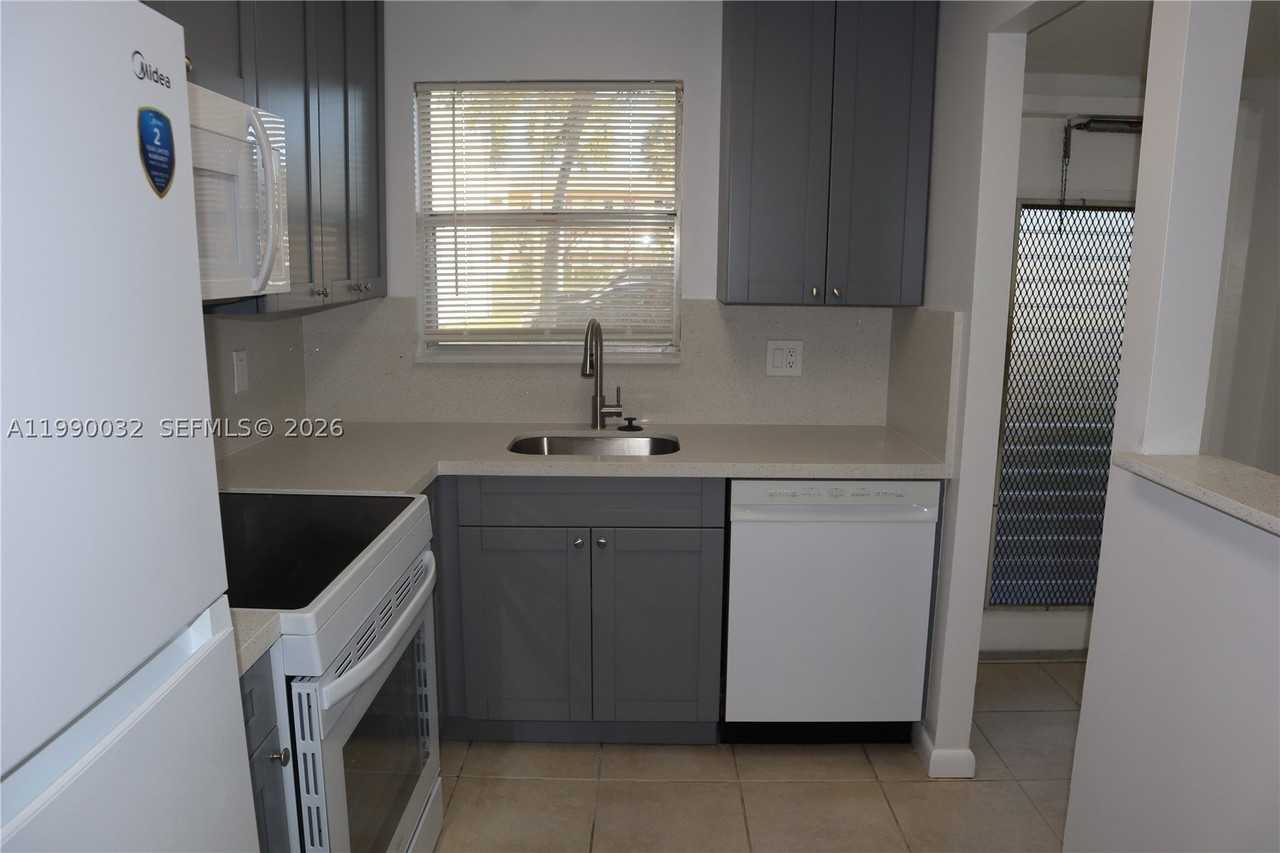 8500 Sunrise Lakes Blvd #111 - Photo 2 of 19