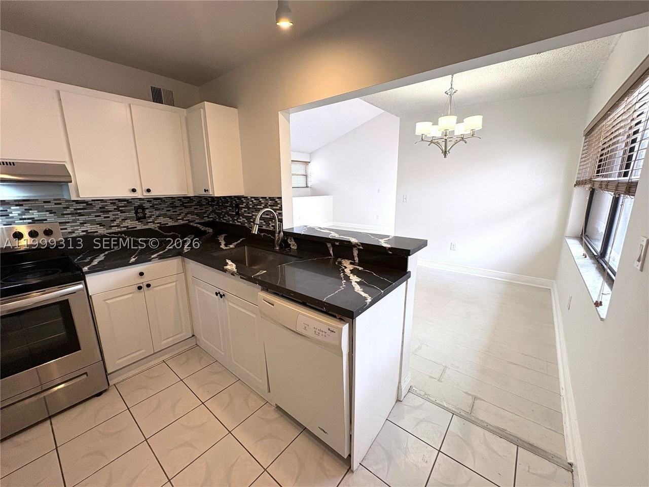 685 W Park Dr #206-11 - Photo 7 of 38