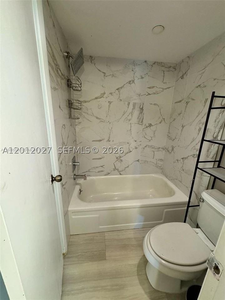 1100 Saint Charles Pl #606 - Photo 4 of 7