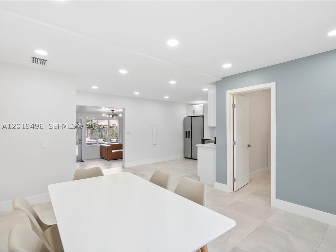 5731 Sw 54th Ter - Photo 4 of 19