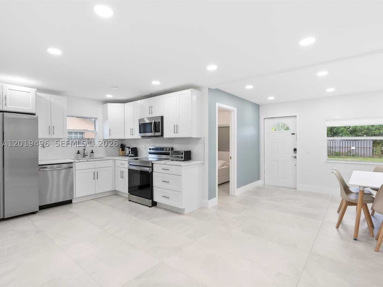 5731 Sw 54th Ter - Photo 7 of 19