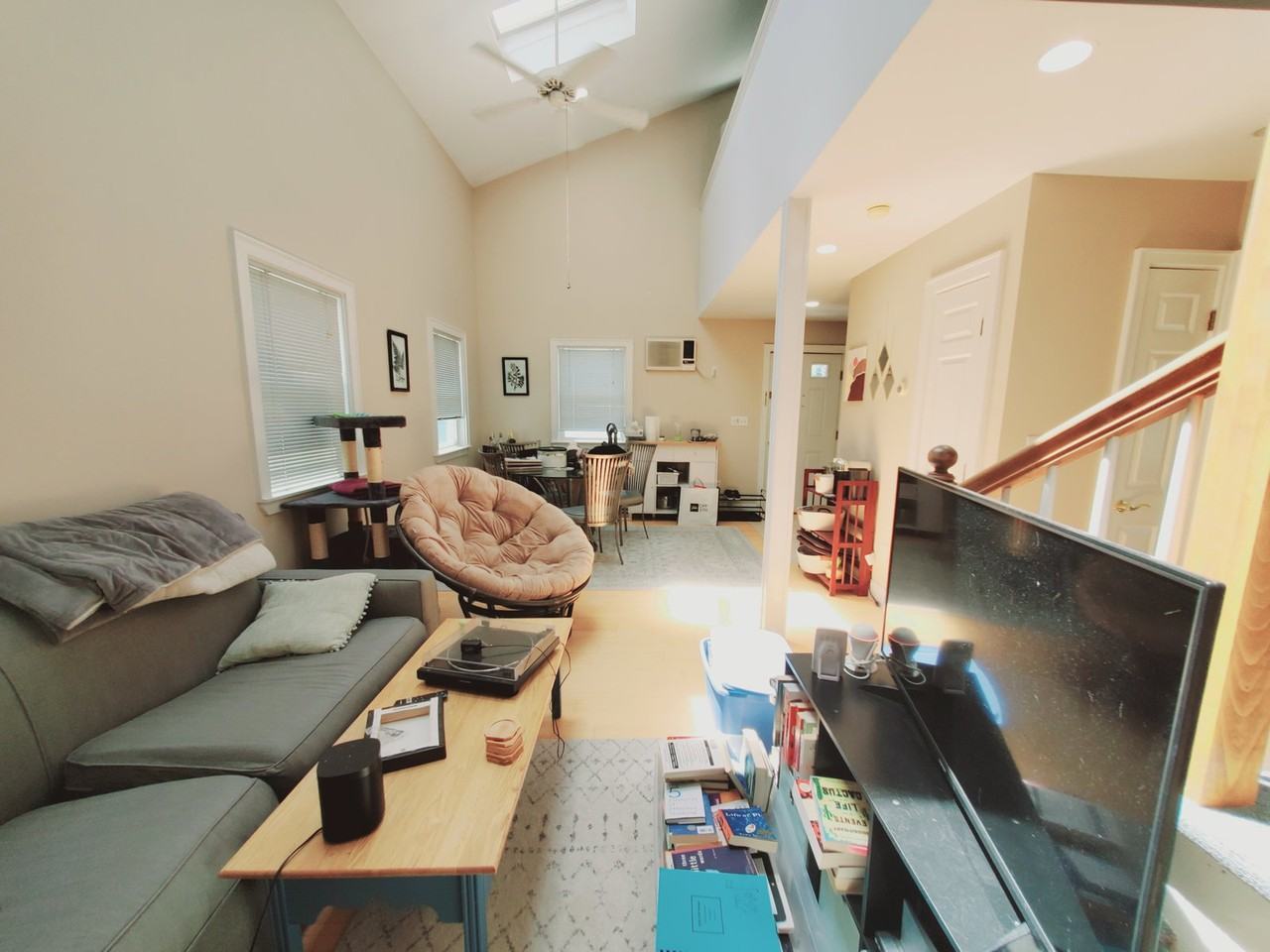 37 Cowan Ave #2 - Photo 3 of 8
