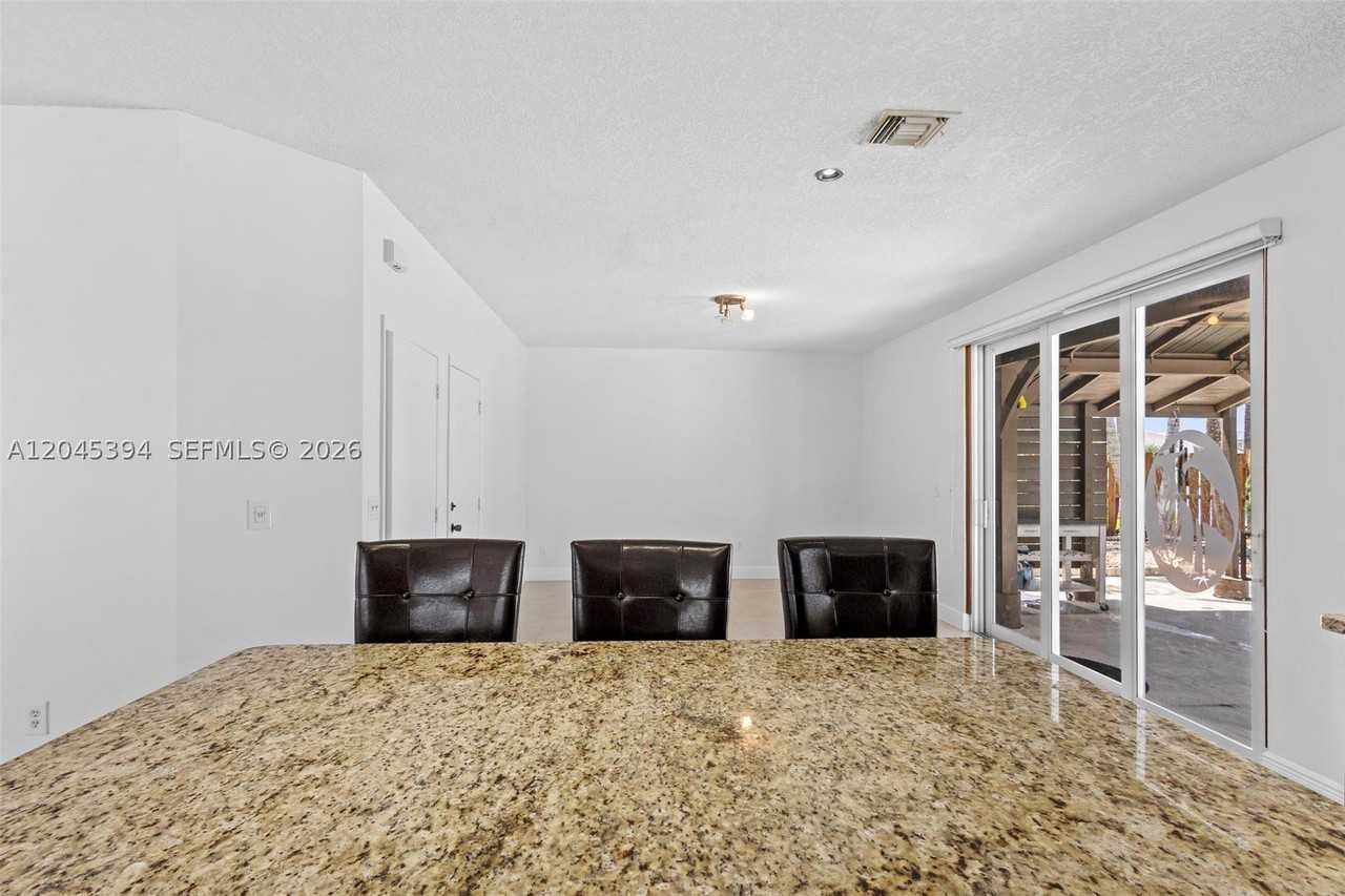 15835 Nw 7th St - Photo 7 of 36