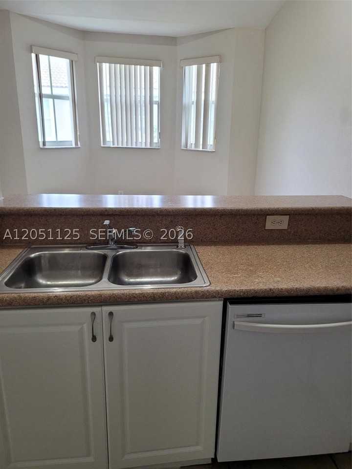 1663 Se 29th St #208 - Photo 6 of 11