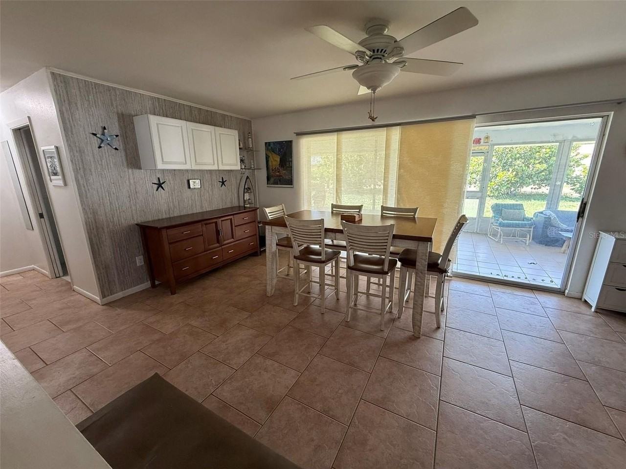 15152 Buswell Ave - Photo 3 of 23