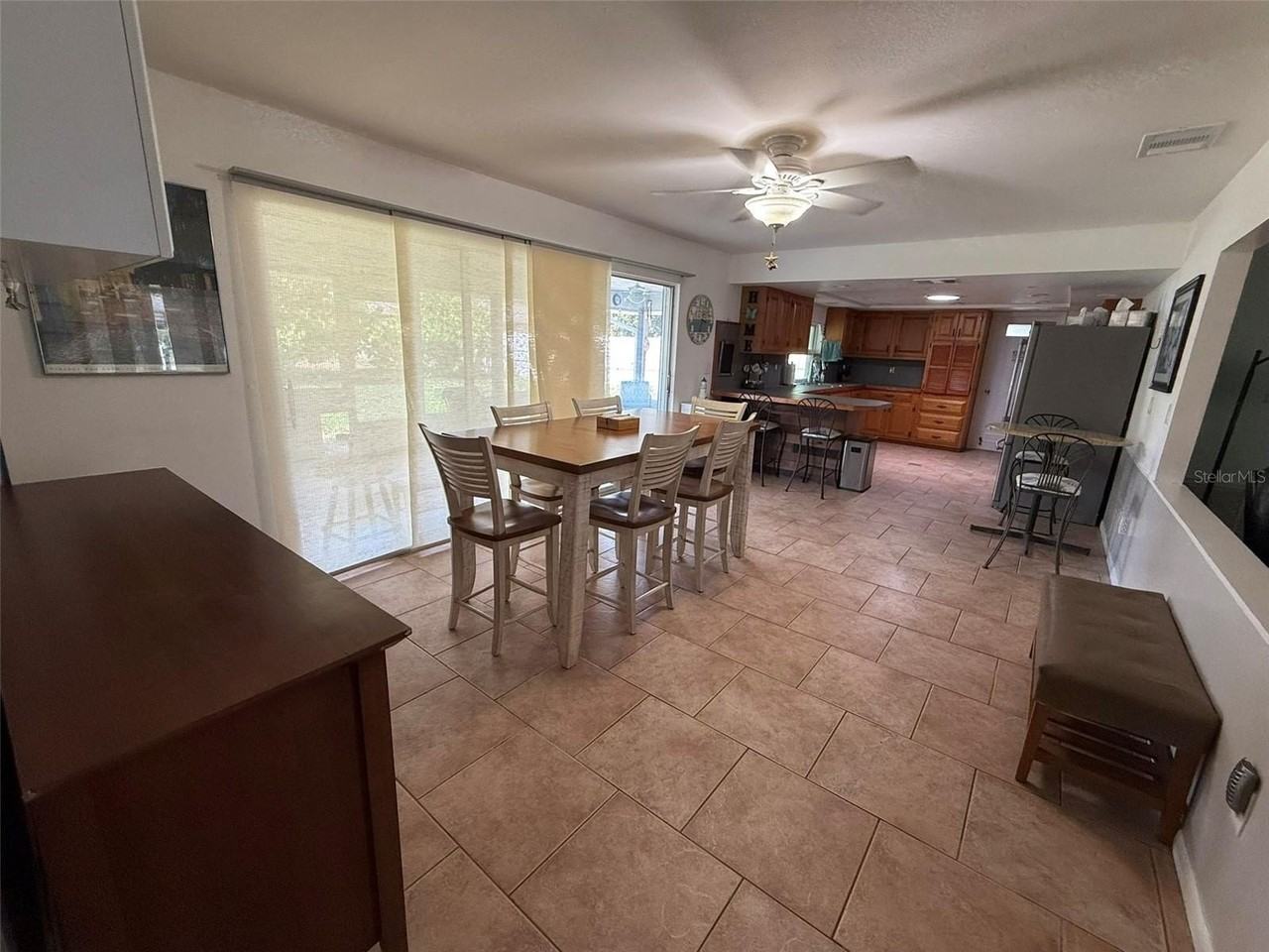 15152 Buswell Ave - Photo 5 of 23