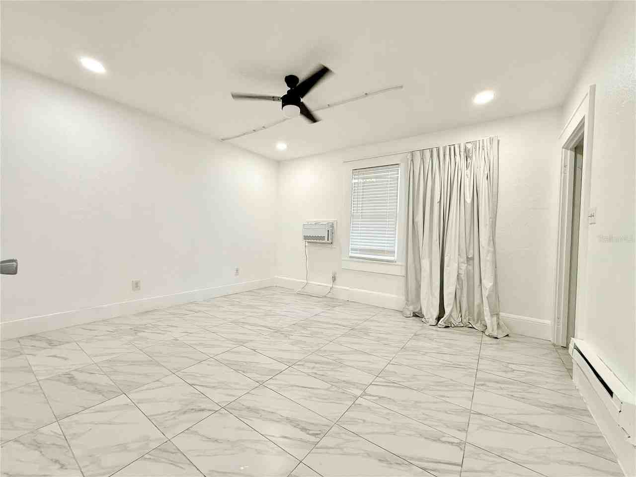 507 N Ridgewood Ave #4 - Photo 3 of 7