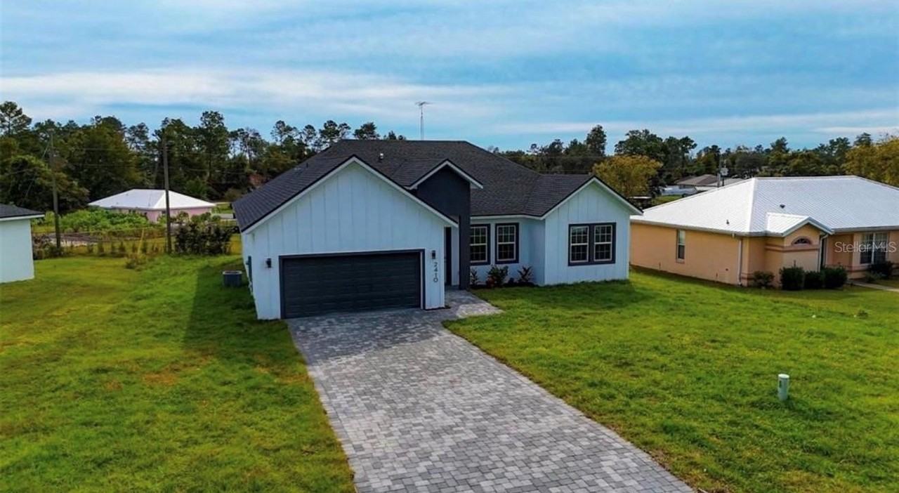 15683 Sw 49th Avenue Rd - Photo 2 of 33