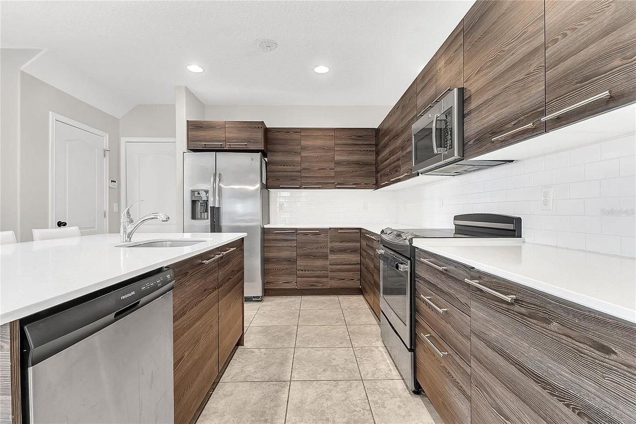 105 Kenny Blvd - Photo 2 of 19