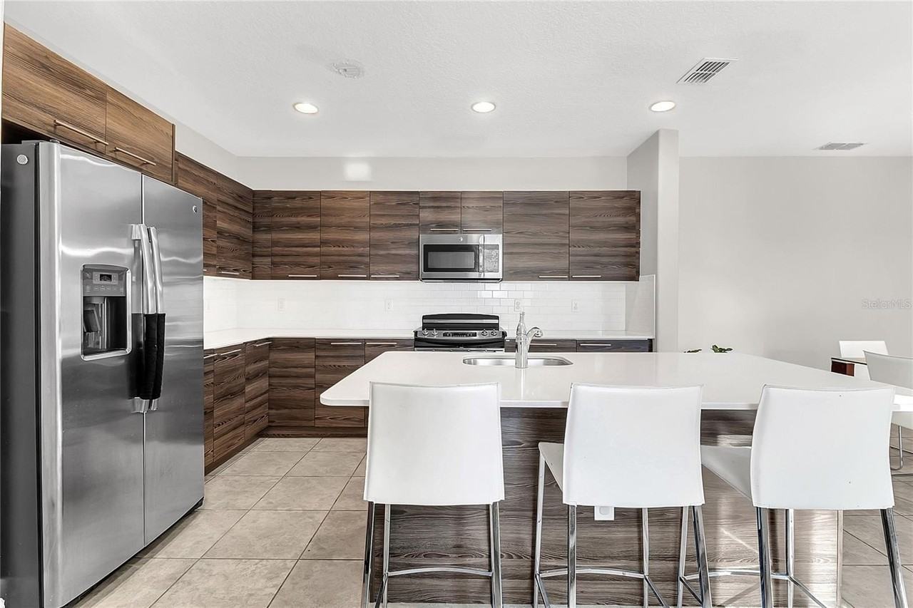 105 Kenny Blvd - Photo 3 of 19