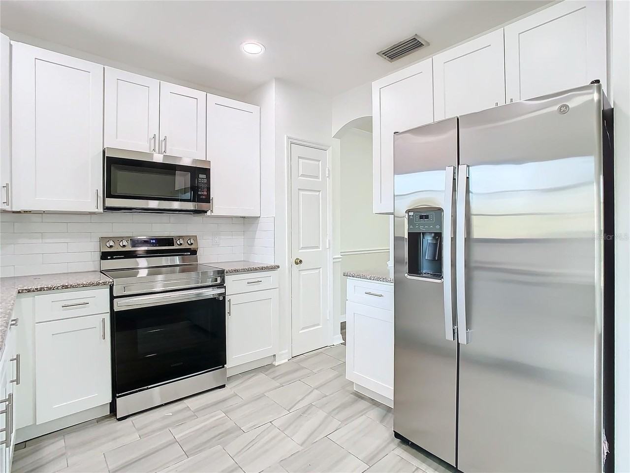 1019 Blackwater Dr - Photo 5 of 11