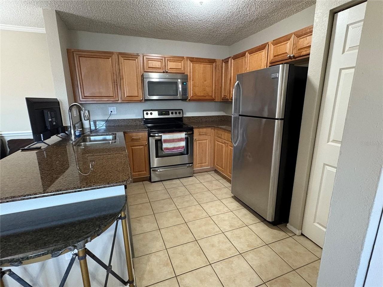 5582 Baywater Dr - Photo 4 of 22