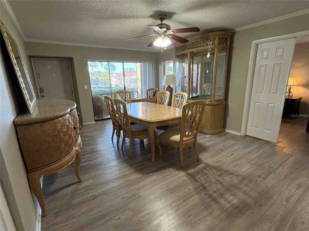 5582 Baywater Dr - Photo 7 of 22