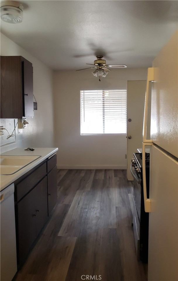 2125 San Bernardo Ave - Photo 4 of 11