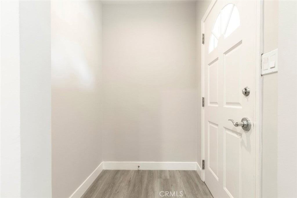 1527 N Screenland Dr - Photo 3 of 18