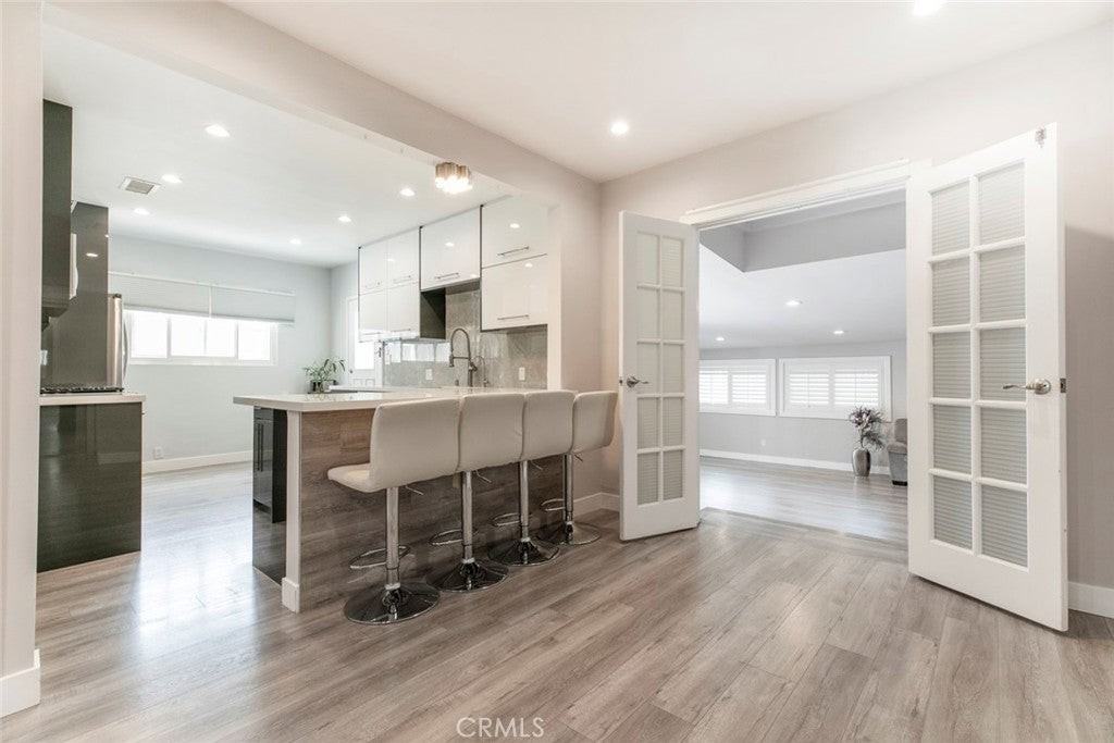 1527 N Screenland Dr - Photo 6 of 18